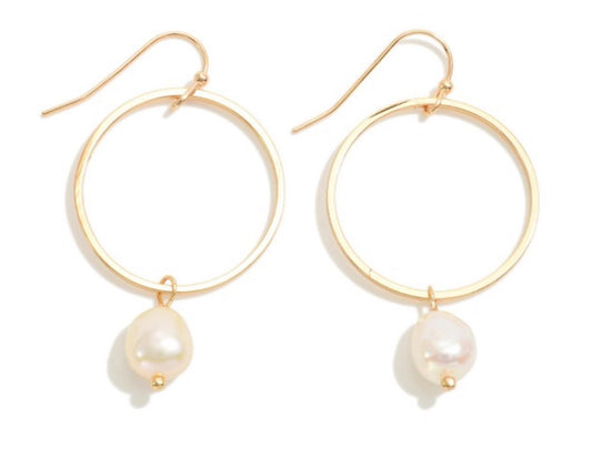 Pretty Pearly Earrings
